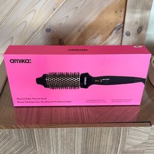Amika Blowout Babe Thermal Brush - Pink and Black. hot brush not a blow dryer *